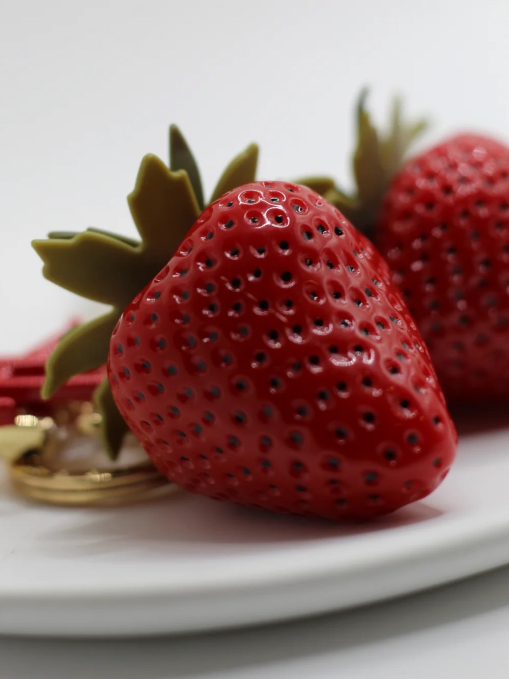 Keychain/bagcharm gorgeous 🍓 
hanging Charm with Monogram hanging charm! - Picture 5 of 9